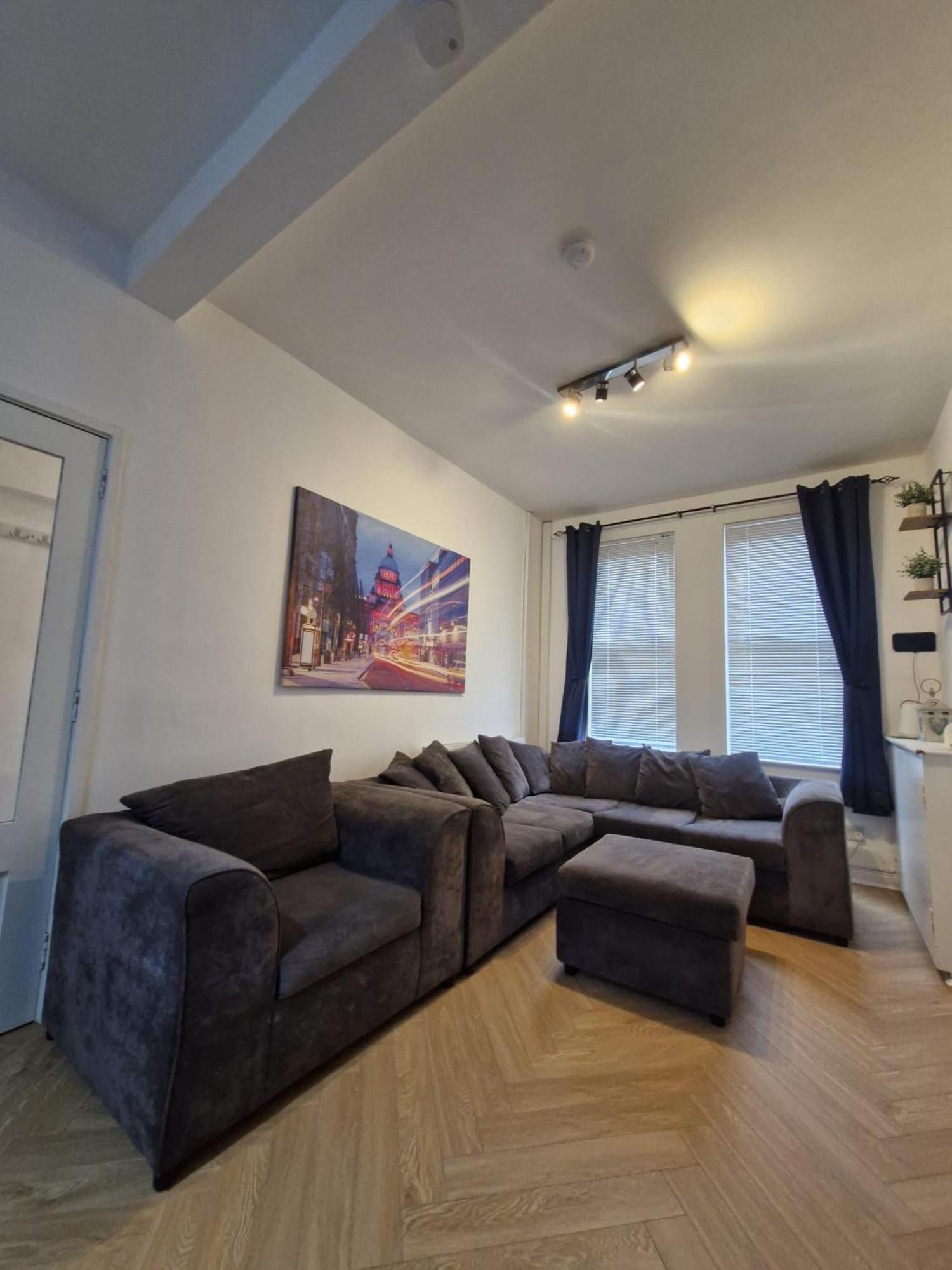 Villa 4Br House Popular Ravenhill Road Belfast Exterior foto