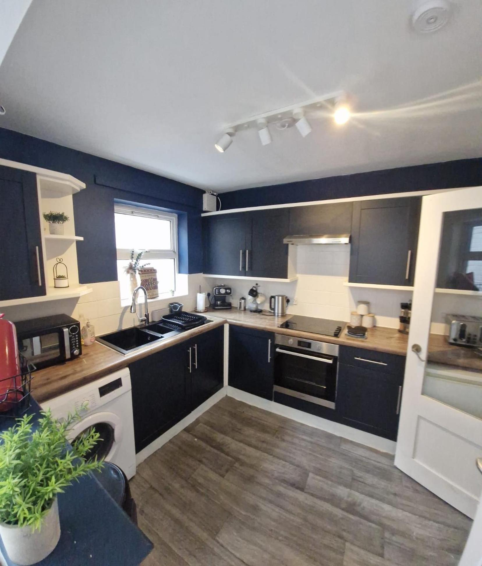 Villa 4Br House Popular Ravenhill Road Belfast Exterior foto